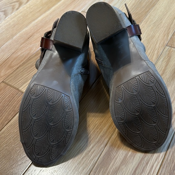 Woman’s SO Peep Toe ankle booties - Picture 7 of 10